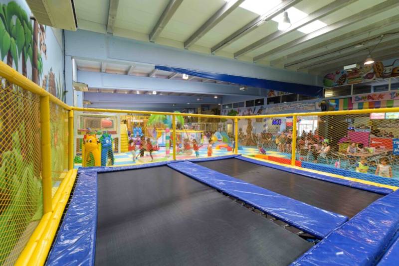 Europark Indoor propose pas moins de 10 trampolines aux enfants à Vias plage près de Béziers